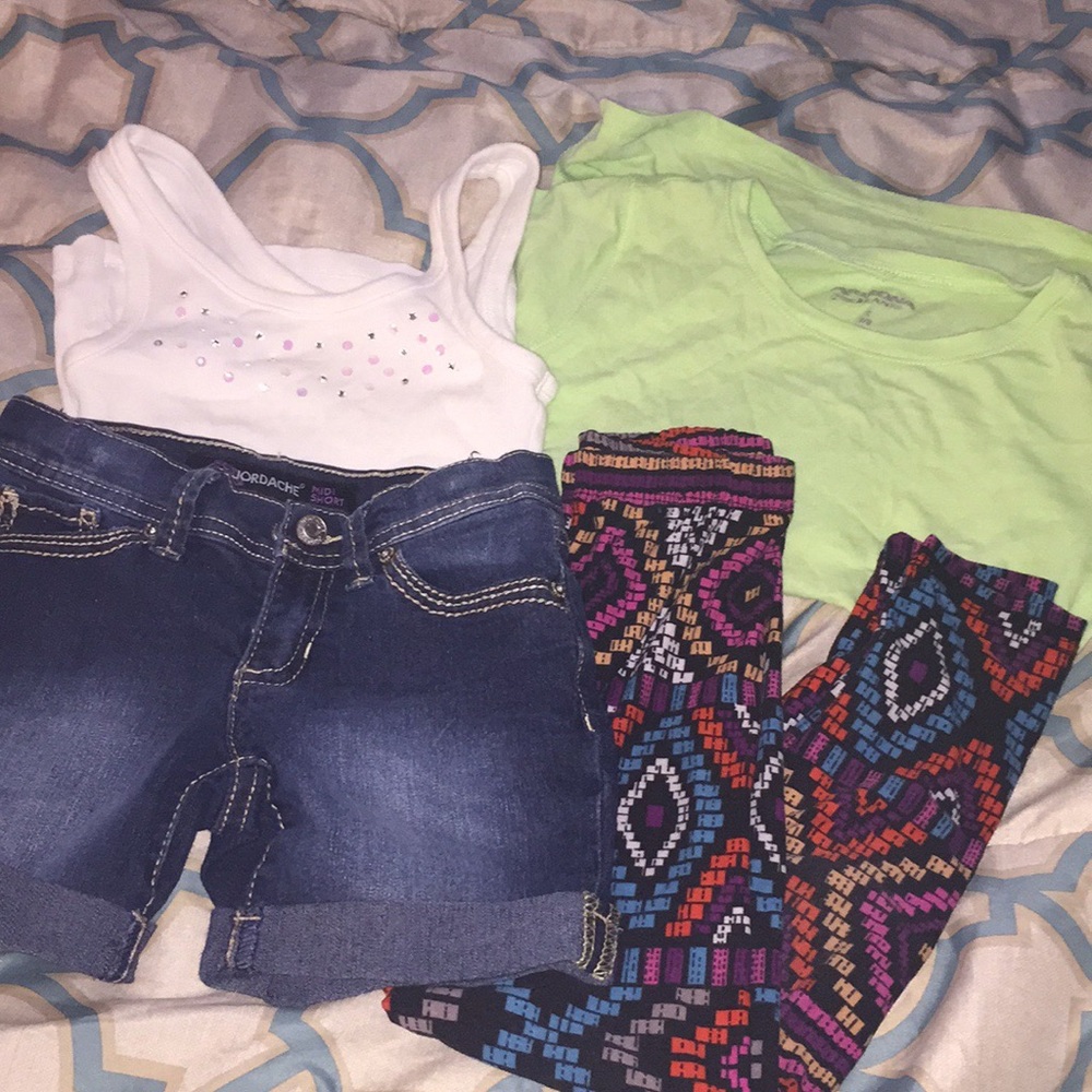 Girls summer bundle pants size 6 or small like new